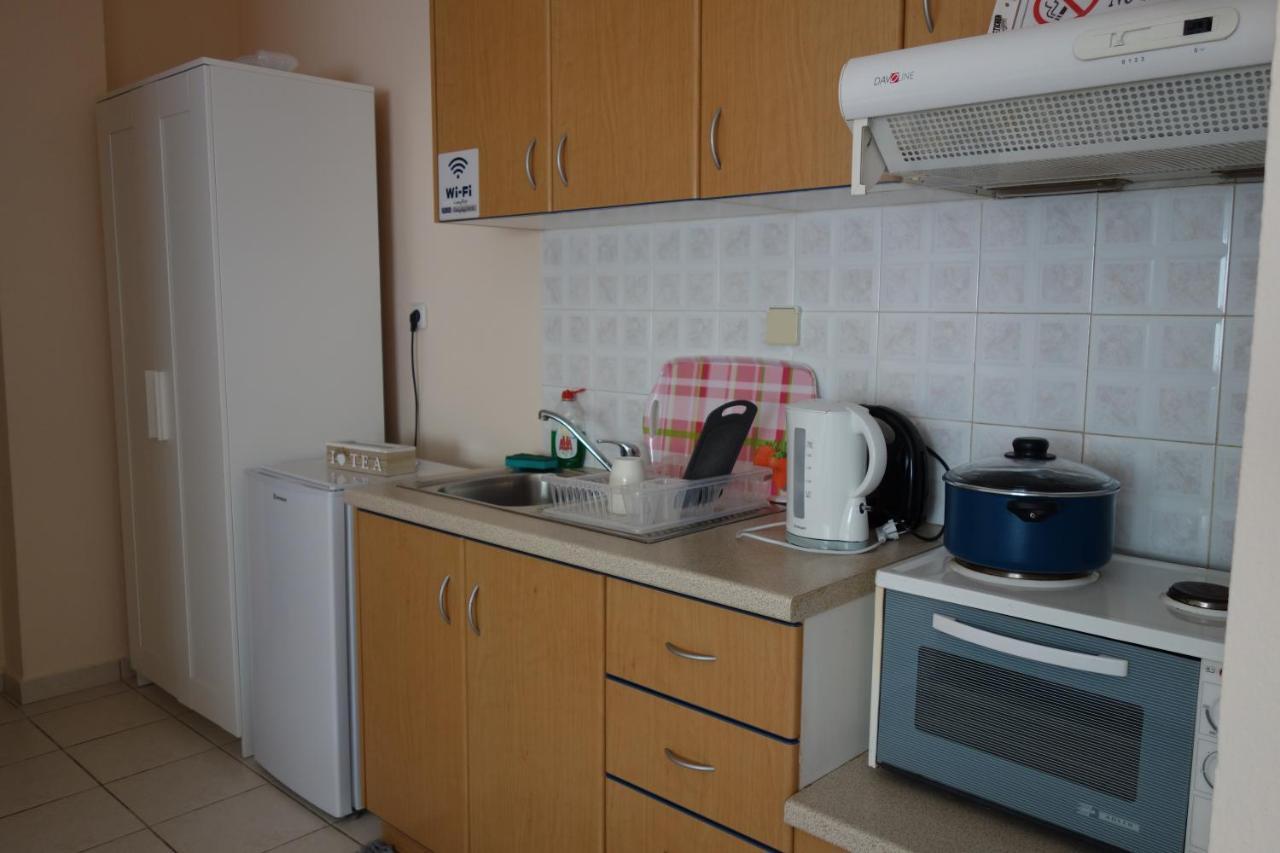 Kiki'S Cosy Apartments Nea Chili Bagian luar foto