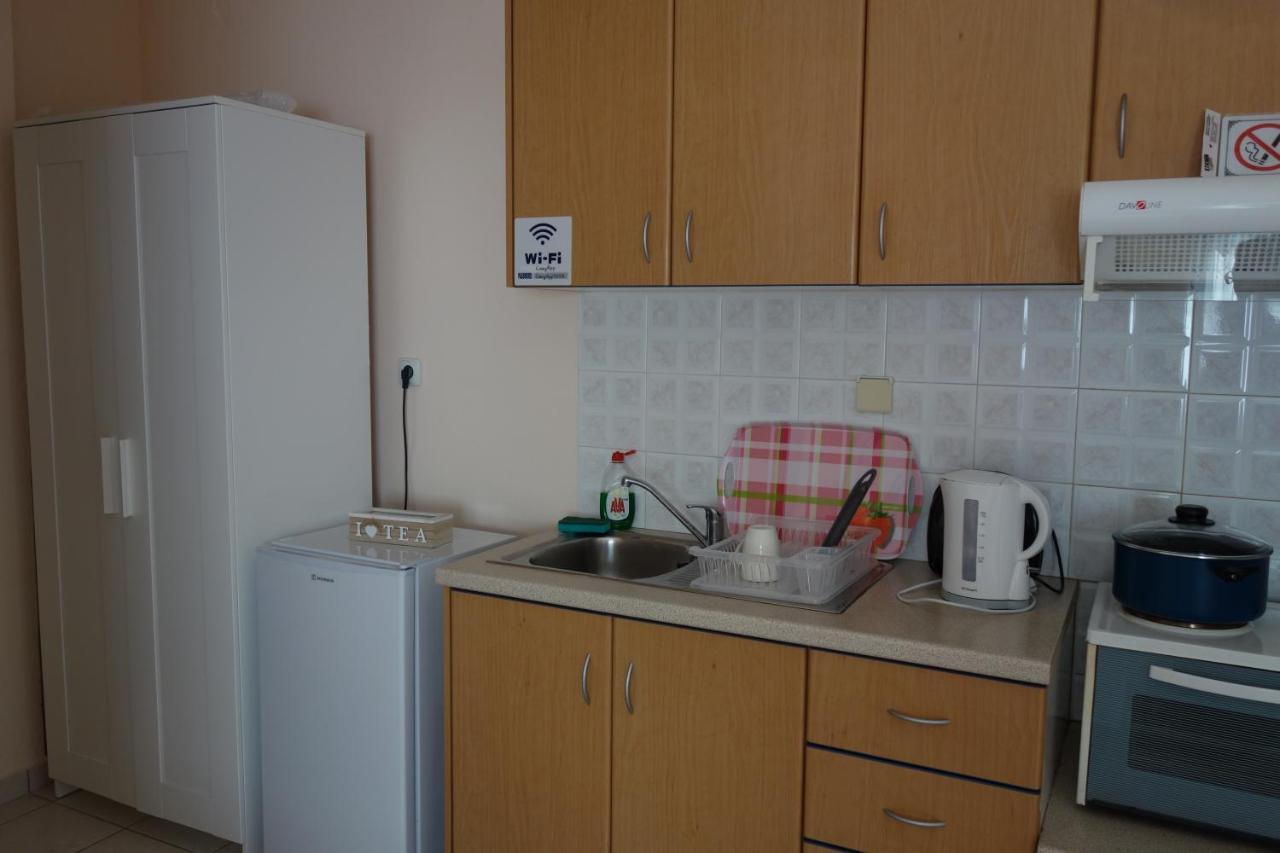 Kiki'S Cosy Apartments Nea Chili Bagian luar foto